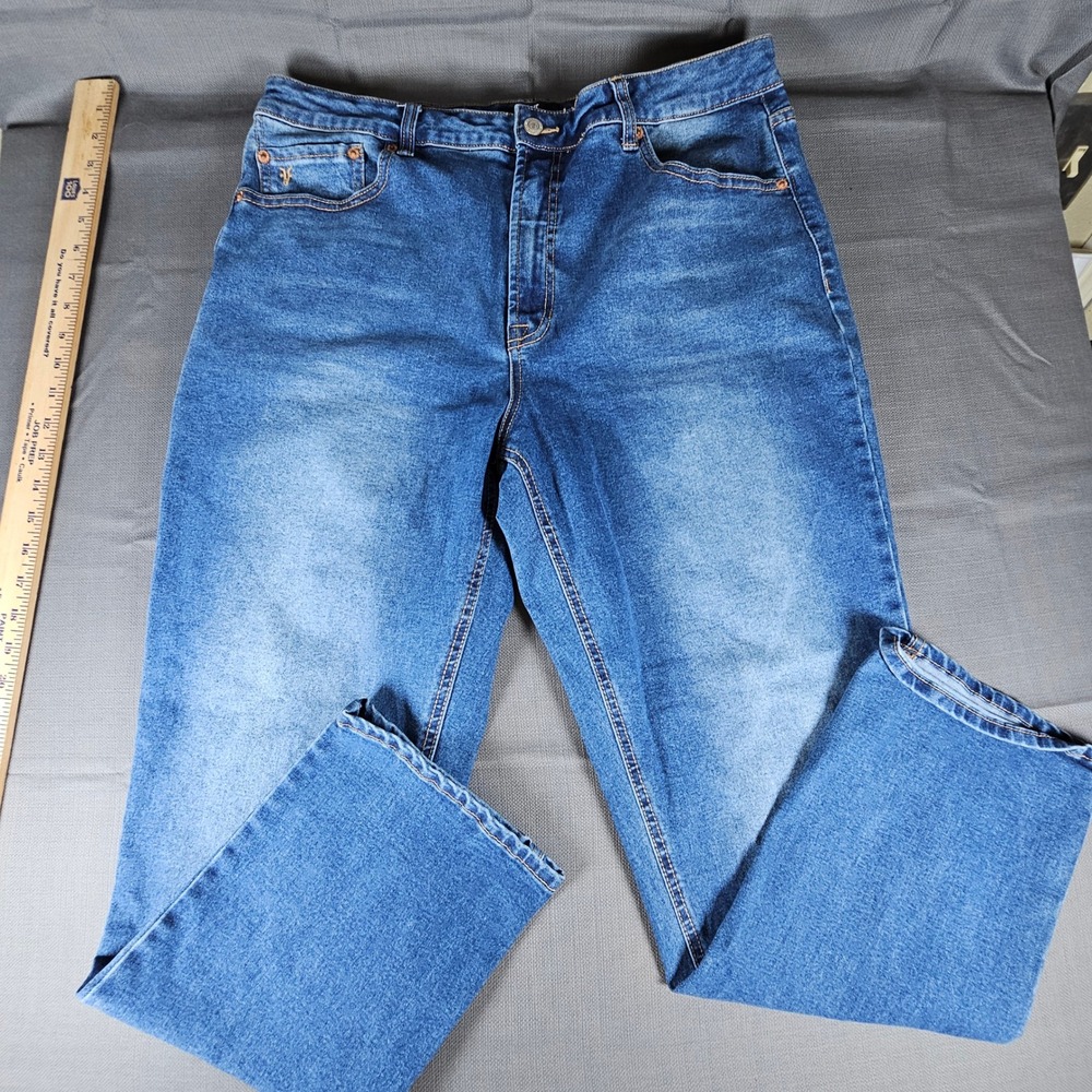 FRYE Women's Blue Wash Denim Jeans Bootcut Flare Style waist 34"